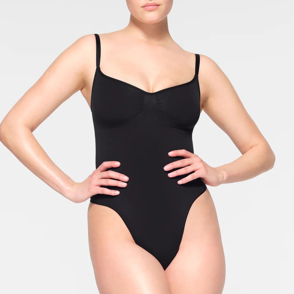 NBW SKIMS Seamless Sculpt Thong Bodysuit - black